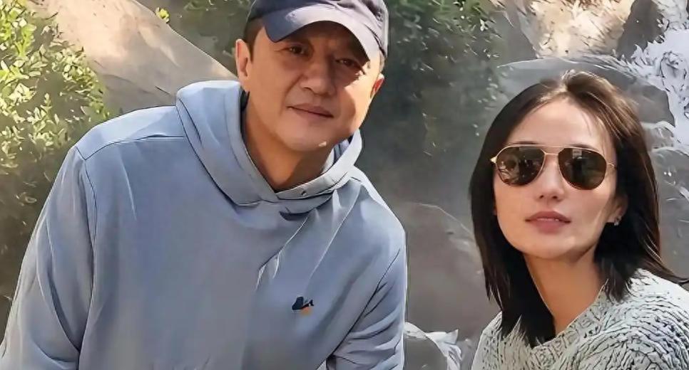 爱游戏官网-复婚传闻真相大白仅24小时，李亚鹏高调官宣喜讯，全网恭喜